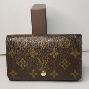 Authentic Louis Vuitton Zipper Bifold Wallet